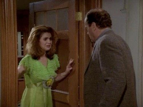 Frasier Season 3 Episode 22 - Frasier Loves Roz