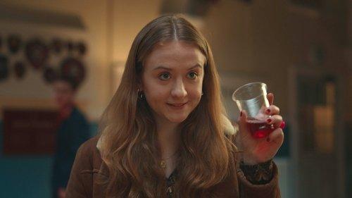 Extraordinary Season 1 Episode 5 - The Jen Show