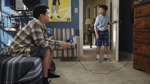 Fresh Off the Boat Season 3 Episode 15 - Living While Eddie