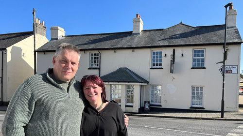 Four in a Bed Season 27 Episode 14 - The Railway Ramblers' Rest