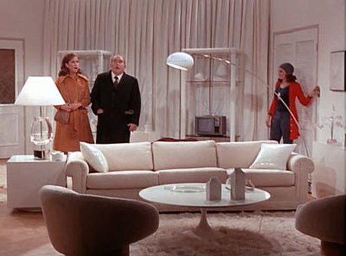 The Mary Tyler Moore Show Season 2 Episode 13 - The Square-Shaped Room
