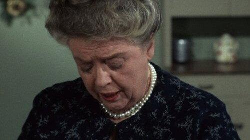 The Andy Griffith Show Season 8 Episode 23 - Aunt Bee's Big Moment