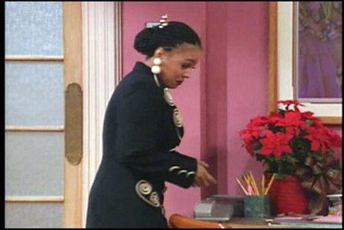 Living Single Season 1 Episode 15 - Living Kringle