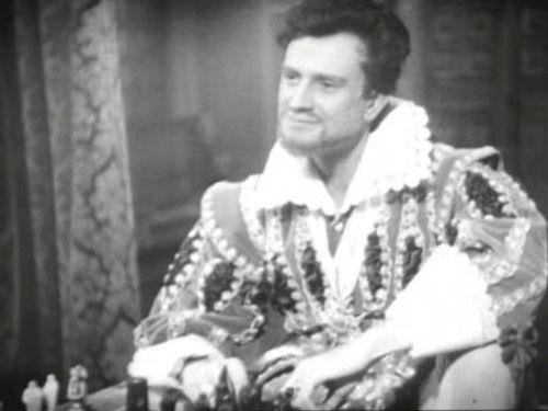 The camera explores time Season 4 Episode 1 - Episode 1