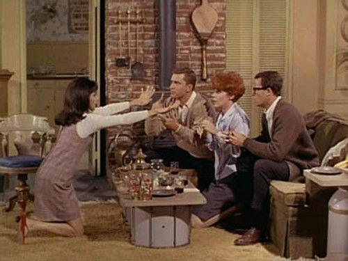 That Girl Season 1 Episode 14 - Phantom of the Horse Opera