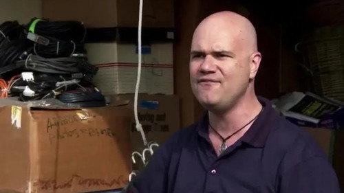 Storage Hunters Season 1 Episode 14 - Native Wars