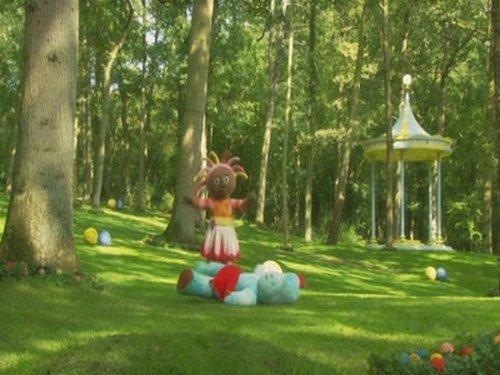 In the Night Garden Season 1 Episode 62 - Kicking the Ball