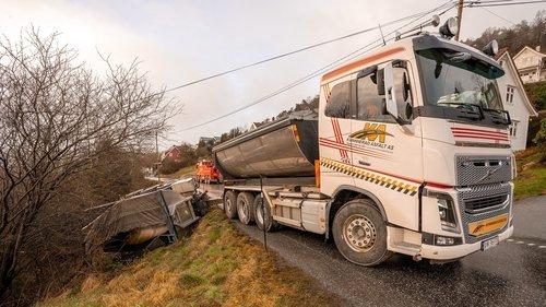 Ice Road Rescue Season 5 Episode 4 - Landslide Lottery