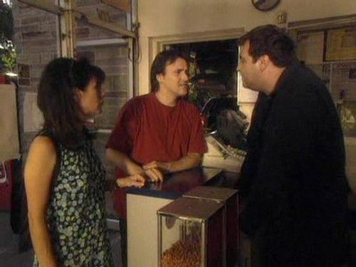 Un gars, une fille Season 4 Episode 4 - L'agence de voyage - Prennent une marche 4 - Au garage