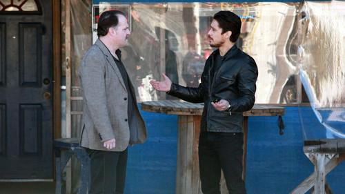 Queen of the South Season 1 Episode 9 - Coge Todo Lo Que Puede Llevar