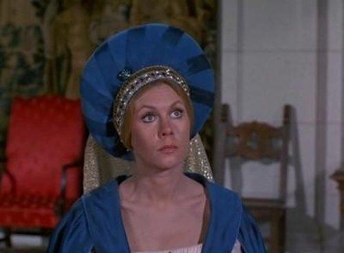 Bewitched Season 8 Episode 2 - How Not to Lose Your Head to King Henry VIII (2)