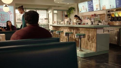 Run the Burbs Season 2 Episode 6 - Phamily Budget