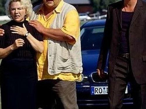 Die Rosenheim-Cops Season 3 Episode 3 - Ein Toter fällt vom Himmel