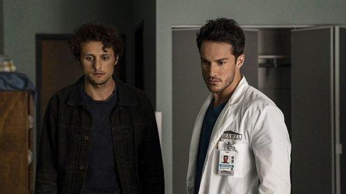 Roswell, New Mexico Season 1 Episode 8 - Barely Breathing