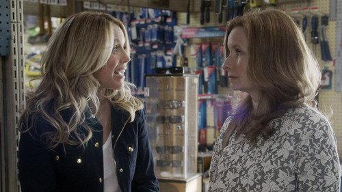 Playing House Season 1 Episode 2 - Bird Bones