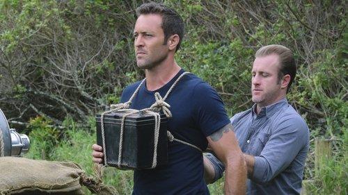 Hawaii Five-0 Season 7 Episode 18 - E malama pono (Handle with Care)