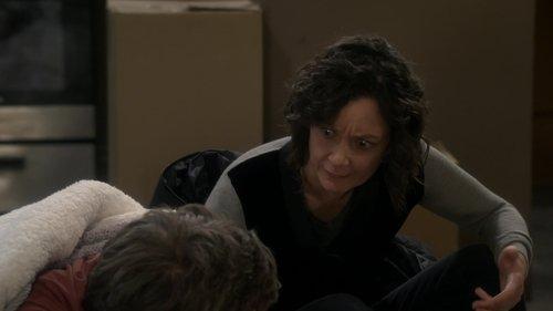 The Conners Season 2 Episode 10 - Throwing a Christian to a Bear