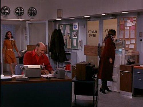 The Mary Tyler Moore Show Season 2 Episode 12 - . . . Is a Friend in Need