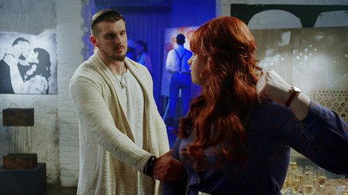 Two Broke Girls Season 1 Episode 8 - Stay Friends
