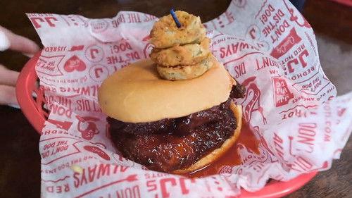 Diners, Drive-Ins and Dives Season 47 Episode 2 - Triple D Nation: Wraps and Rolls