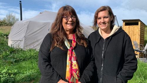 Four in a Bed Season 27 Episode 9 - Hideaway Escapes