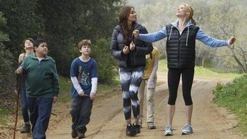 Modern Family Season 2 Episode 21 - Mother's Day