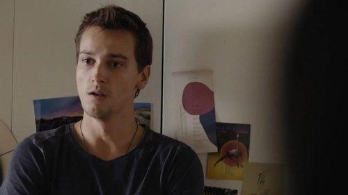 SKAM France Season 4 Episode 8 - Alone