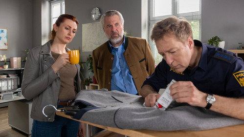 Die Rosenheim-Cops Season 24 Episode 15 - The stain must go