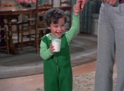 Bewitched Season 8 Episode 14 - Adam, Warlock or Washout?