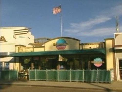 Diners, Drive-Ins and Dives Season 2 Episode 1 - Totally Fried