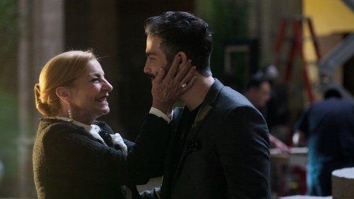 Monarca Season 1 Episode 3 - The Coronation