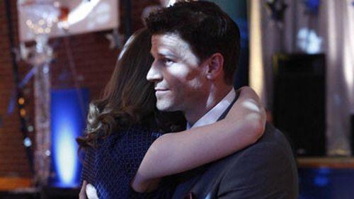 Bones Season 5 Episode 17 - The Death of the Queen Bee
