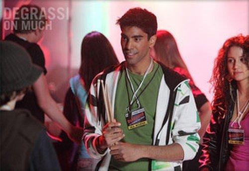 Degrassi Season 10 Episode 10 - I Just Don't Know What To Do With Myself (2)