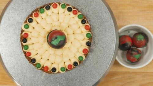 Holiday Baking Championship Season 8 Episode 7 - Holidays in All the Ways