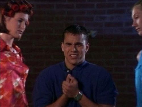 Power Rangers Season 4 Episode 35 - Bomber in the Summer