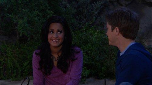 Sonny with a Chance Season 2 Episode 20 - Sonny with a Kiss
