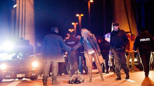 The Bridge Season 1 Episode 1 - Episode 1