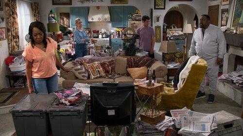 The Neighborhood Season 3 Episode 8 - Welcome to the Property