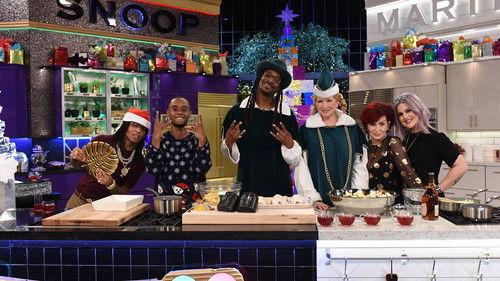 Martha & Snoop's Potluck Dinner Party Season 2 Episode 8 - Joy To The Wizorld!
