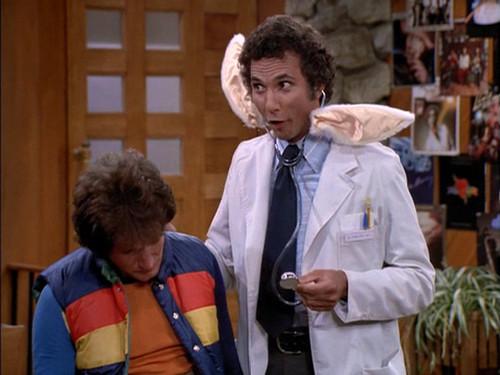 Mork & Mindy Season 1 Episode 23 - Mork Runs Down