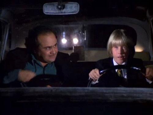 Taxi Season 1 Episode 11 - A Full House For Christmas