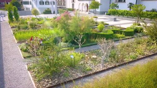 Hinter den Hecken Season 1 Episode 4 - The biblical garden