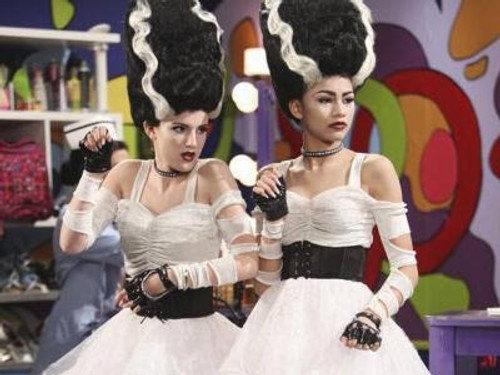 Shake It Up Season 3 Episode 25 - Haunt It Up