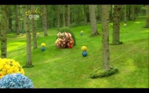 In the Night Garden Season 1 Episode 13 - Hiding in Flowerpots