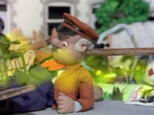 Fireman Sam Season 4 Episode 5 - Trevor's Bus Boot Sale