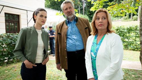 Die Rosenheim-Cops Season 25 Episode 15 - Zwei Koffer aus Berlin