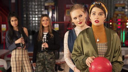 Flatmates Season 1 Episode 3 - Swiping Up