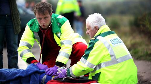 Casualty Season 26 Episode 18 - Death and Doughnuts