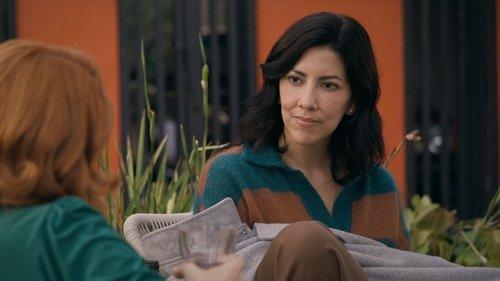 A Man on the Inside Season 2 Episode 5 - Thanksgiving Break