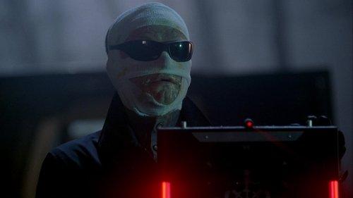 Fringe Season 1 Episode 20 - There's More Than One of Everything